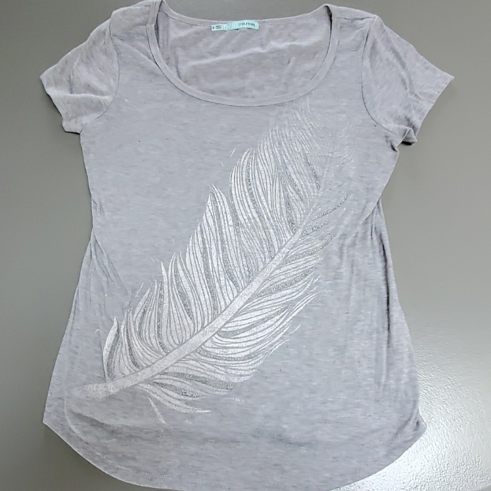 Maurice's size small leaf t-shirt
